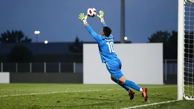 Die TSG Hoffenheim rettete sich mit einem 2:2 gegen den FC Augsburg einen Punkt, nachdem sie innerhalb von zwei Minuten...